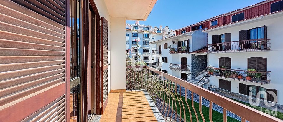 Duplex T4 in Carcavelos e Parede of 235 m²