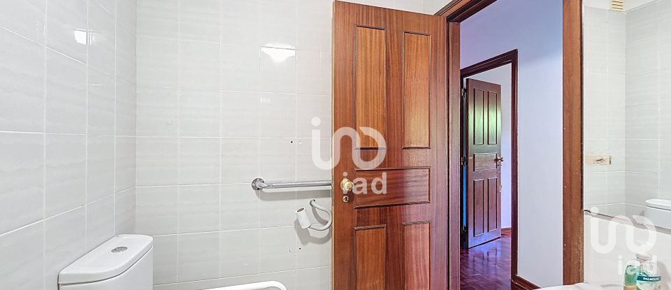 Duplex T4 in Carcavelos e Parede of 235 m²