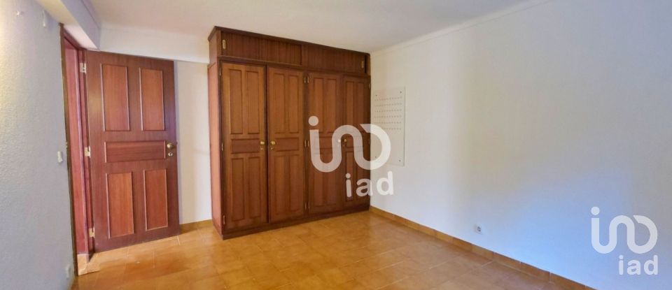 Duplex T4 in Carcavelos e Parede of 235 m²