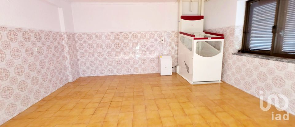 Duplex T4 in Carcavelos e Parede of 235 m²