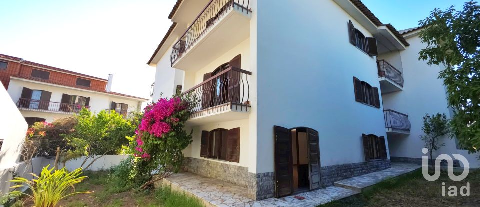 Duplex T4 in Carcavelos e Parede of 235 m²