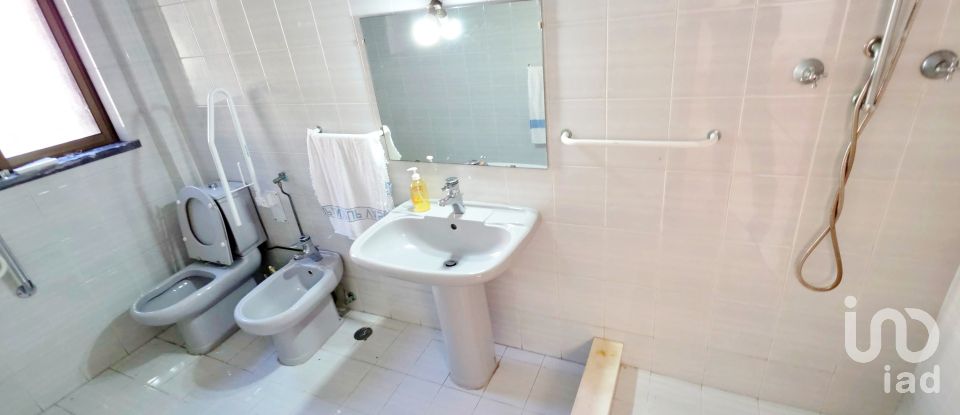 Duplex T4 in Carcavelos e Parede of 235 m²