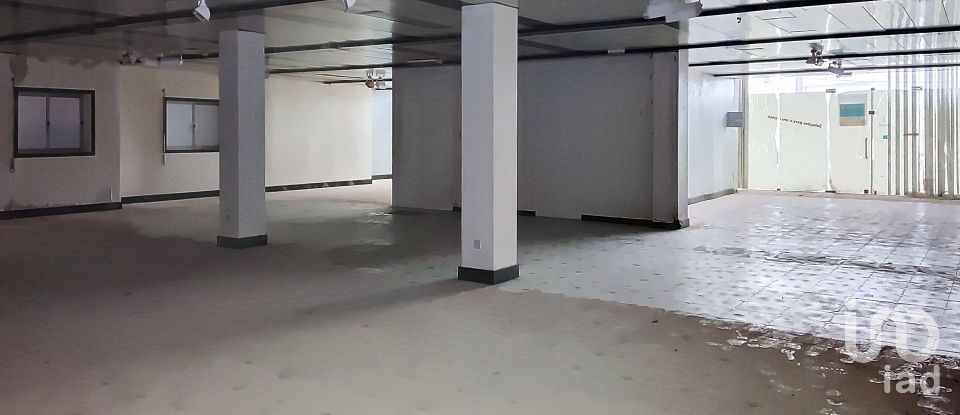 Boutique/Local commercial à Nossa Senhora das Misericórdias de 1 446 m²