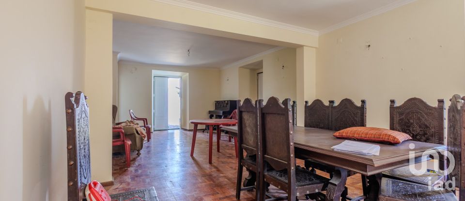 Maison T18 à Parceiros e Azoia de 764 m²