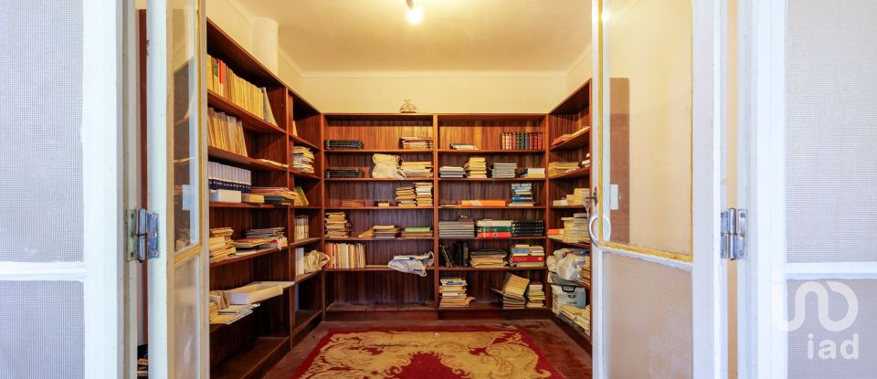 Maison T18 à Parceiros e Azoia de 764 m²