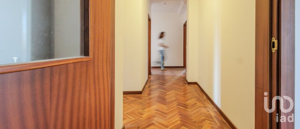 Maison T18 à Parceiros e Azoia de 764 m²