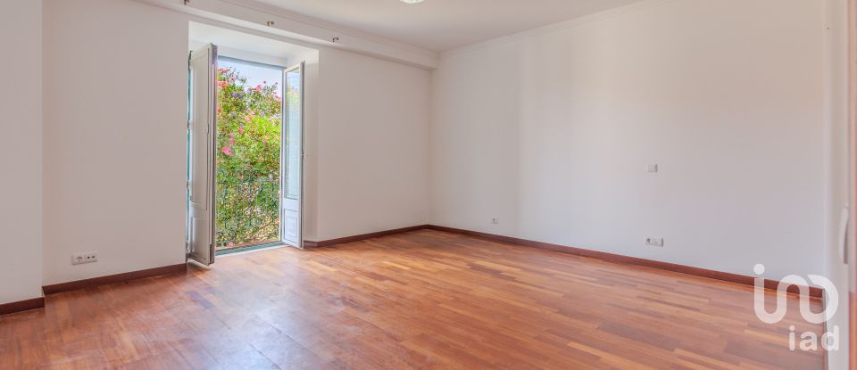 Maison T18 à Parceiros e Azoia de 764 m²