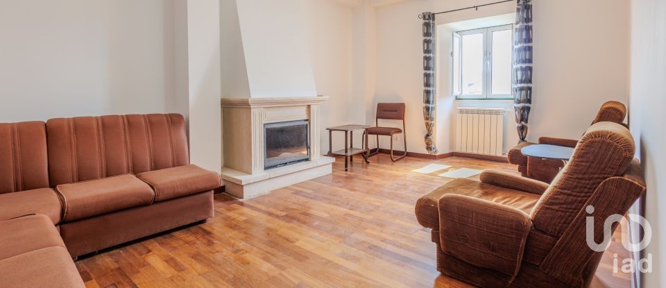 Maison T18 à Parceiros e Azoia de 764 m²