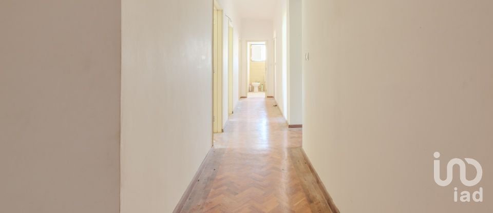 Maison T18 à Parceiros e Azoia de 764 m²