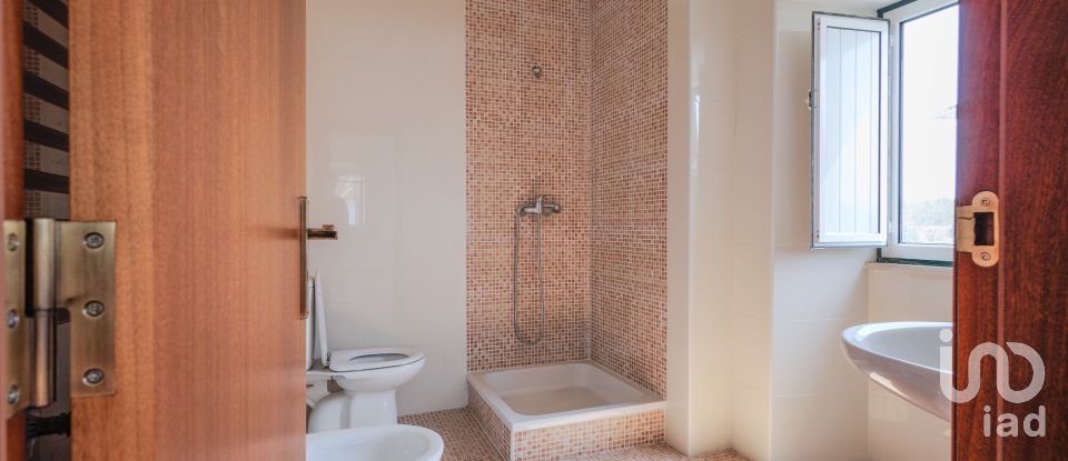 Maison T18 à Parceiros e Azoia de 764 m²