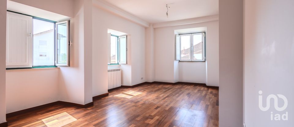 Maison T18 à Parceiros e Azoia de 764 m²