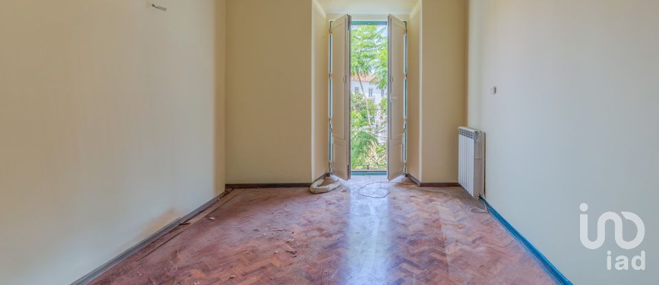 Maison T18 à Parceiros e Azoia de 764 m²