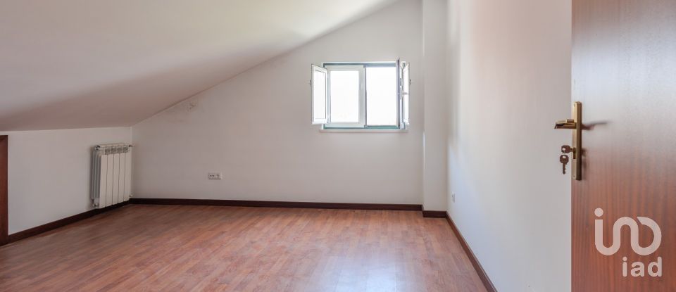 Maison T18 à Parceiros e Azoia de 764 m²