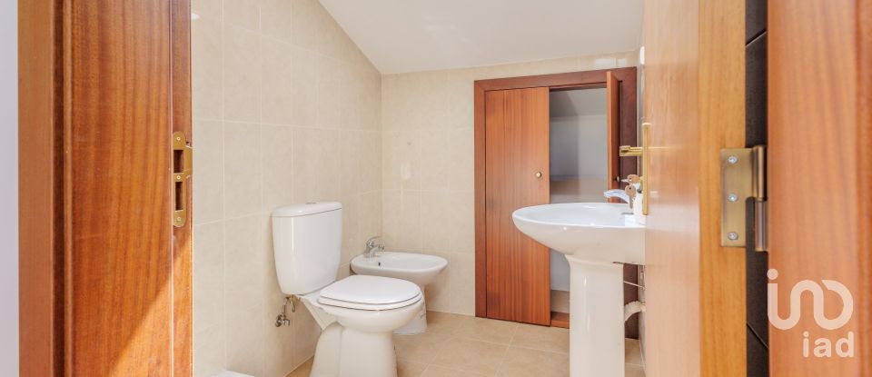 Maison T18 à Parceiros e Azoia de 764 m²