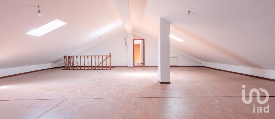 Maison T18 à Parceiros e Azoia de 764 m²