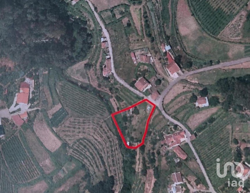 Terreno em Vila e Roussas de 1 100 m²