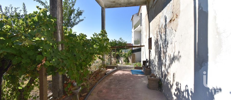 Casa tradicional T5 em São Miguel, Santa Eufémia e Rabaçal de 460 m²