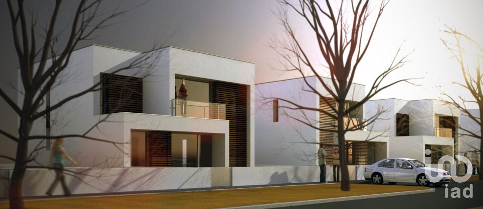 Terreno urbano em Vieira de Leiria de 354 m²