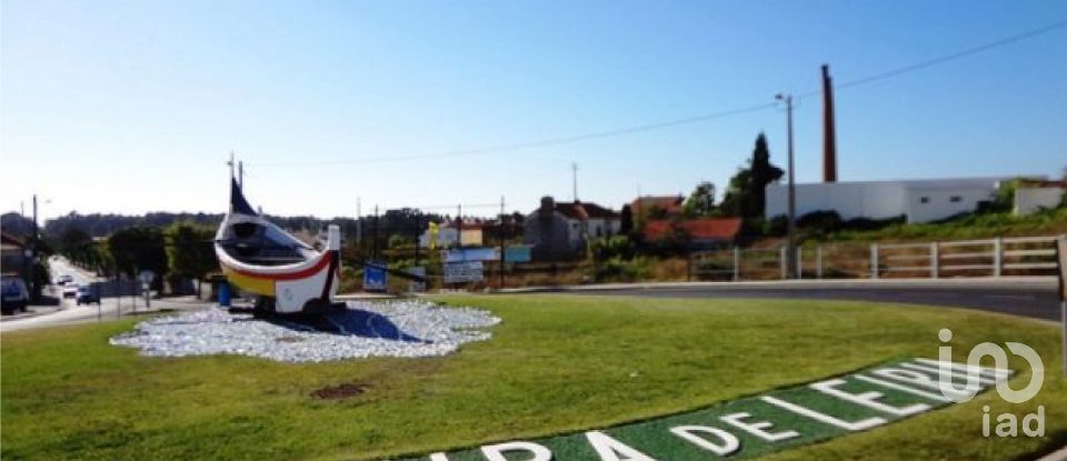 Terreno urbano em Vieira de Leiria de 354 m²