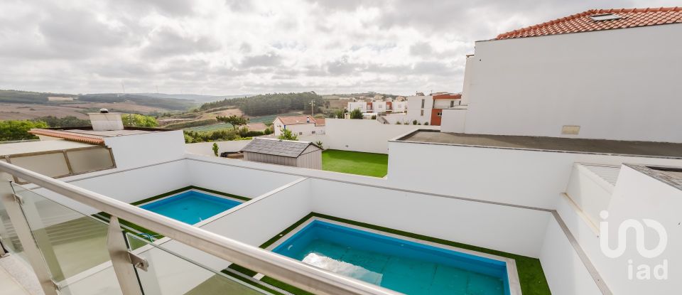 Moradia T3 em Lourinhã e Atalaia de 201 m²