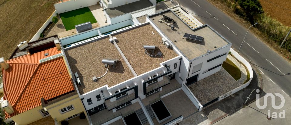 Moradia T3 em Lourinhã e Atalaia de 201 m²