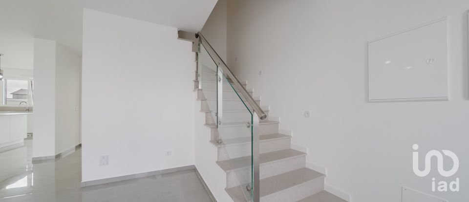 Moradia T3 em Lourinhã e Atalaia de 201 m²