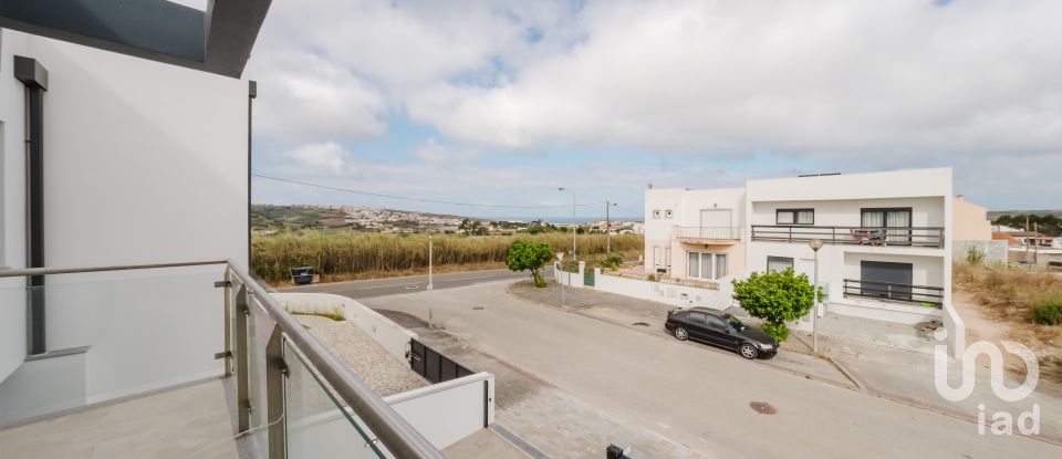 Moradia T3 em Lourinhã e Atalaia de 201 m²