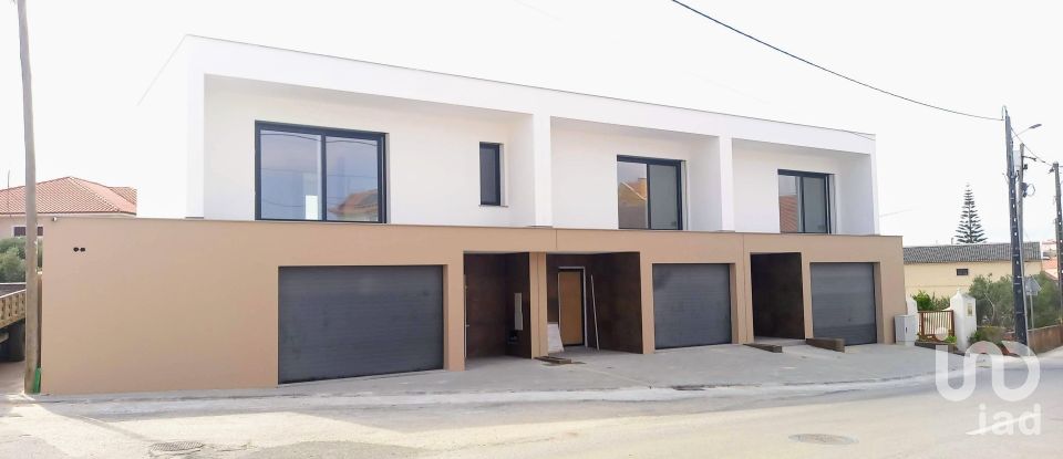 Moradia T3 em Lourinhã e Atalaia de 198 m²