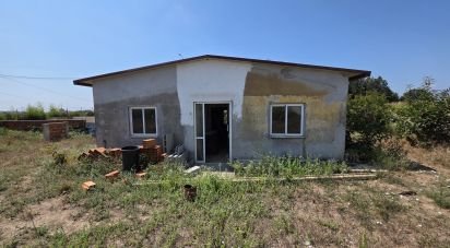 Terrain à Avanca de 585 m²