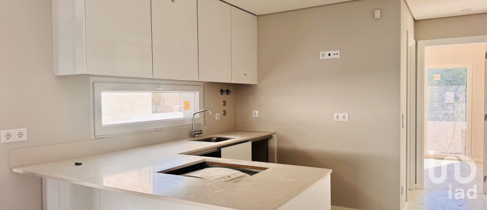 Moradia T3 em Fernão Ferro de 127 m²