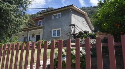 Maison T4 à Vila Nova de 232 m²