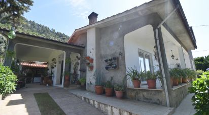 Maison T4 à Vila Nova de 232 m²