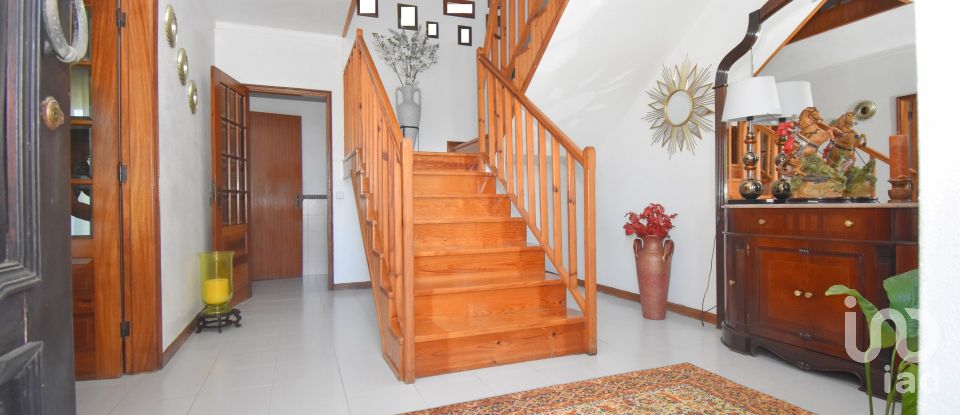 House T4 in Vila Nova of 232 m²