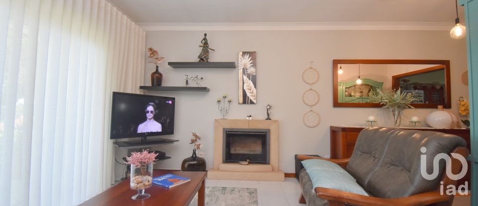 House T4 in Vila Nova of 232 m²