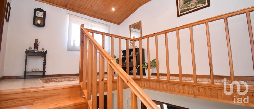 House T4 in Vila Nova of 232 m²