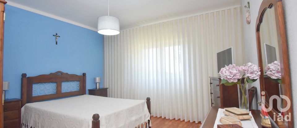 House T4 in Vila Nova of 232 m²