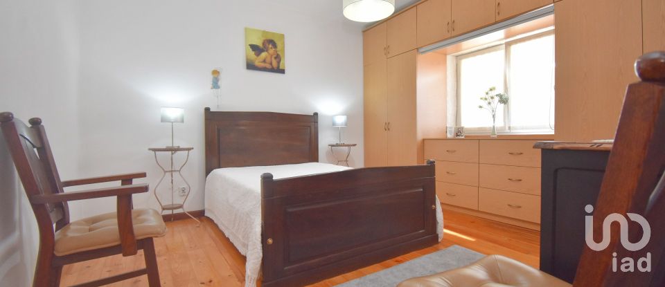 House T4 in Vila Nova of 232 m²