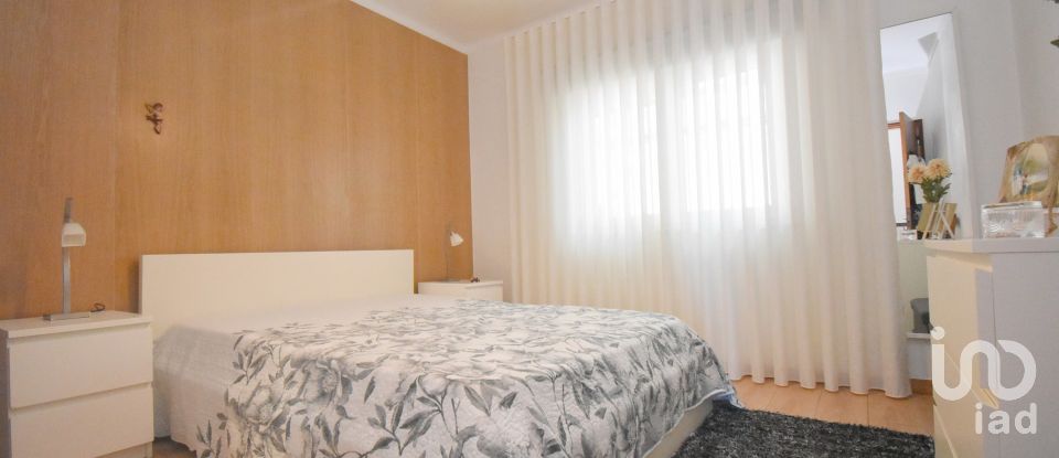 House T4 in Vila Nova of 232 m²