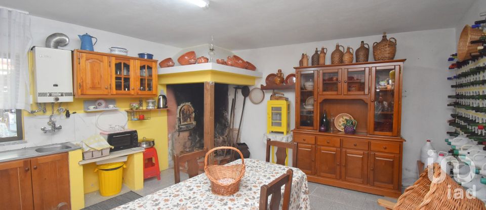 House T4 in Vila Nova of 232 m²