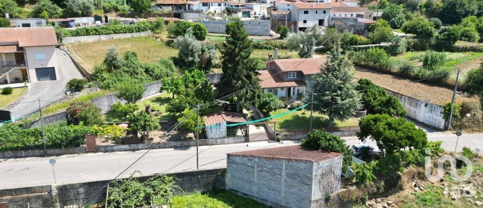 House T4 in Vila Nova of 232 m²