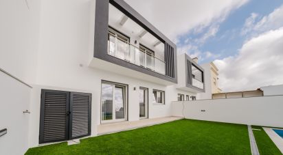House T3 in Lourinhã e Atalaia of 201 m²