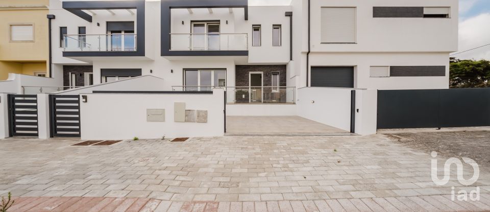 Moradia T3 em Lourinhã e Atalaia de 201 m²