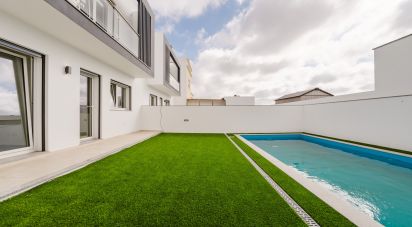 House T3 in Lourinhã e Atalaia of 201 m²