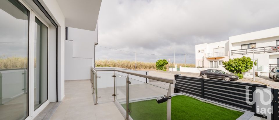 Moradia T3 em Lourinhã e Atalaia de 201 m²