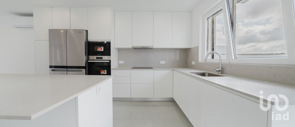 Moradia T3 em Lourinhã e Atalaia de 201 m²