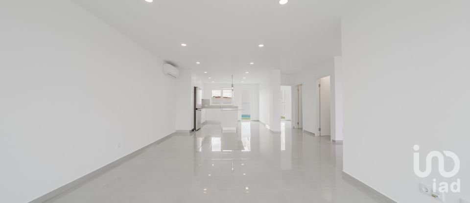 Moradia T3 em Lourinhã e Atalaia de 201 m²