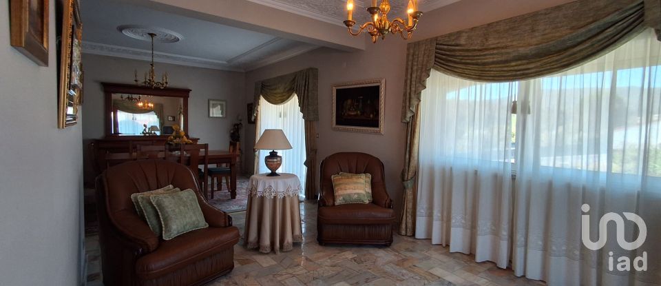 Maison T4 à Orvalho de 200 m²