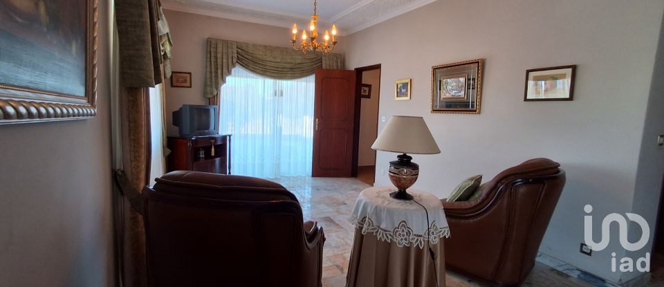 Maison T4 à Orvalho de 200 m²