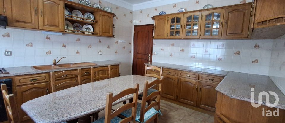 Maison T4 à Orvalho de 200 m²