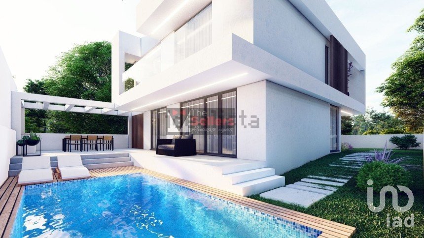 Moradia T4 em Charneca De Caparica E Sobreda de 150 m²